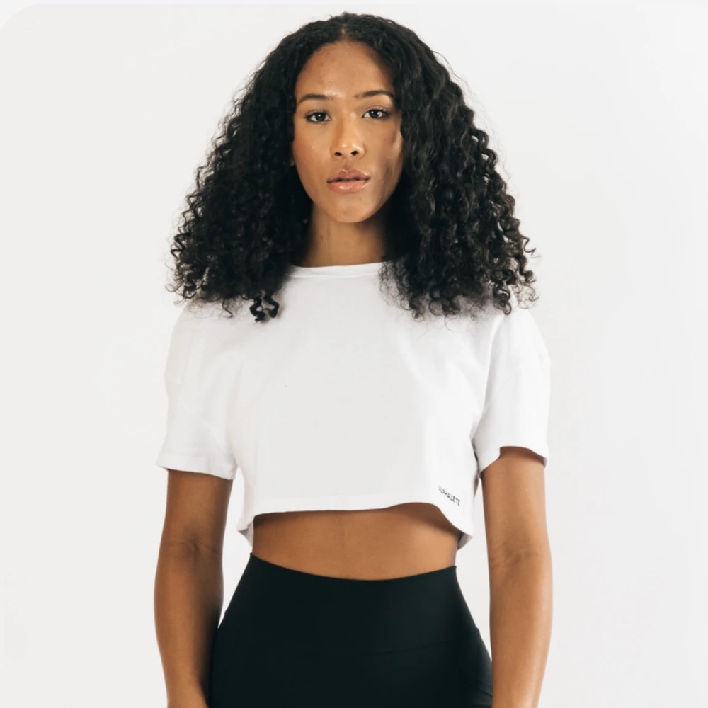 Alphalete crop tee